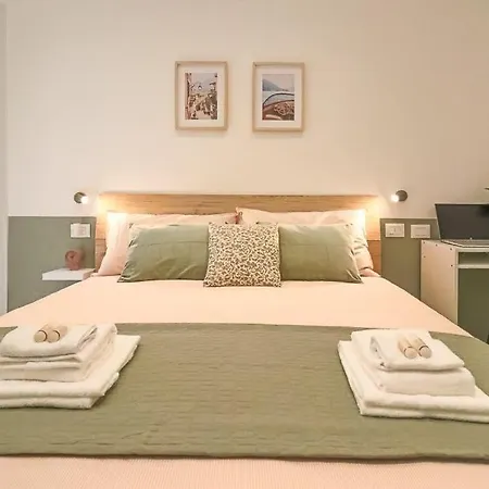 New Private Apt In Como Comfort - Elegant - Comfortable Apartment