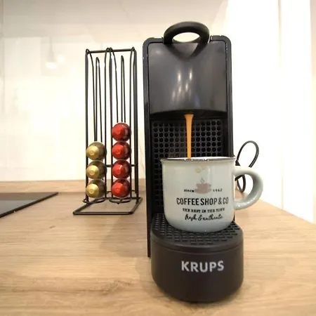 Apartman New Private In Whit A-c Comfort - Elegant - Comfortable Como